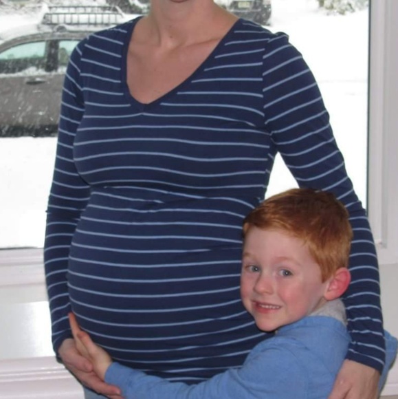 Gap maternity tee - Picture 1 of 3